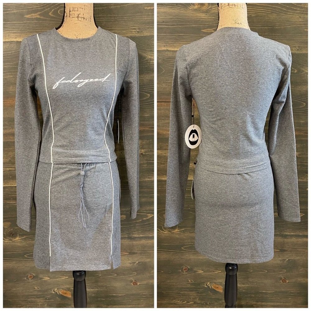 Capsulle Top Skirt Set Womens Size Large Gray White Graphic Print Long Sleeve